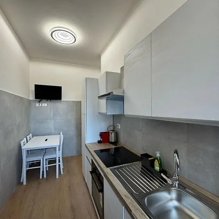 Urban Retreat Steps From The Metro * Rom